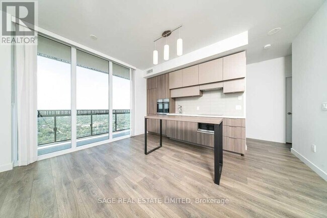 Photo du bâtiment - 5302-5308 EGLINTON Ave