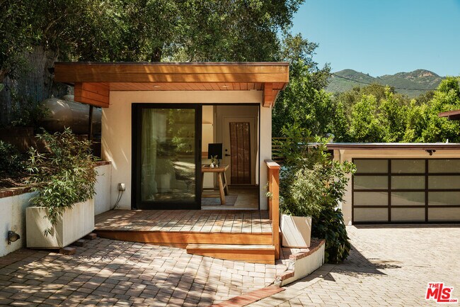 Foto del edificio - 26237 Fairside Rd