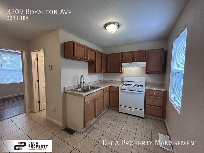 Building Photo - 3209 Royalton Ave