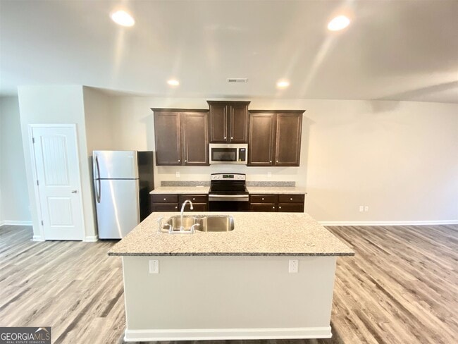 Foto del edificio - 6128 Oakley Rd