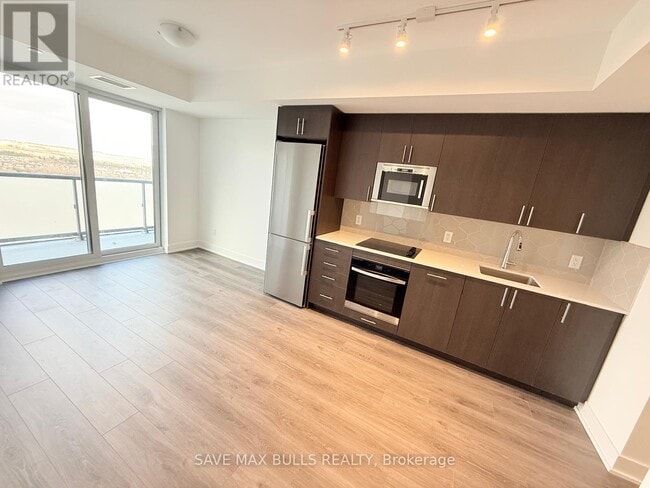 Photo du bâtiment - 2545 Simcoe St N