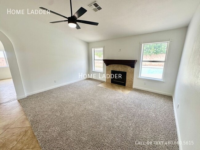 Foto del edificio - 2640 E Mallory St