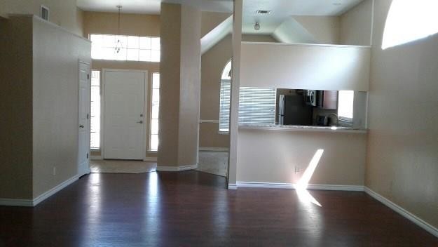 Building Photo - 4748 Bracken Dr