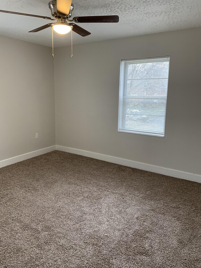 Building Photo - 1335 Claranette Ct