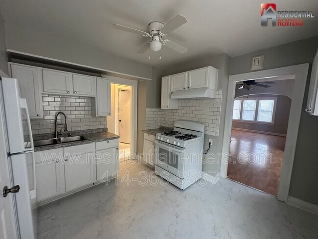 Foto del edificio - 223 W Keefe Ave