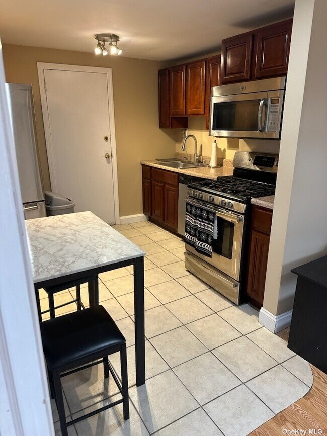 93 Wicks Rd, Commack, NY 11725 House Rental in Commack, NY