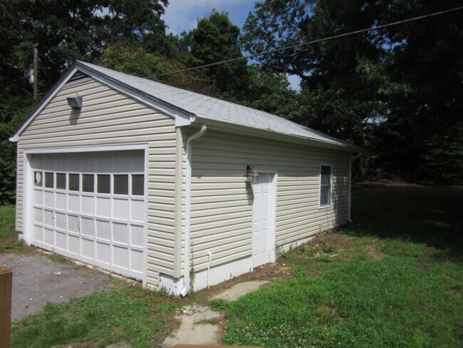Foto del edificio - Dinwiddie VA