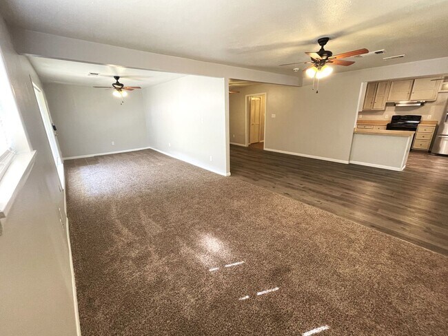 Foto del edificio - 120 Bailey Ave, Bridge City TX 77611