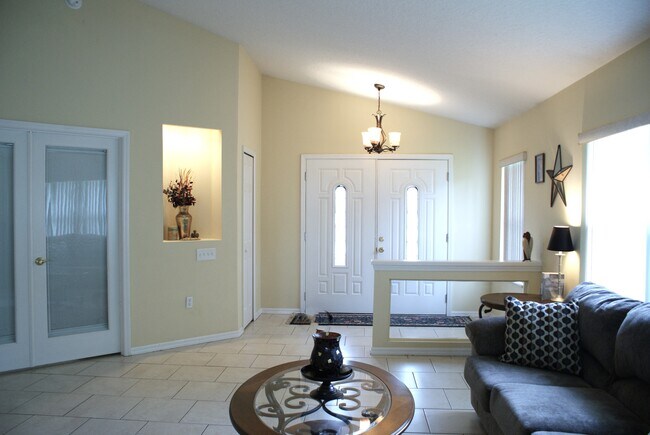 Foyer - 6606 Nasser Ln