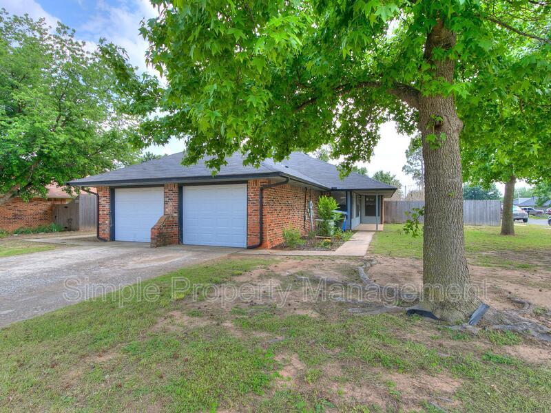 Primary Photo - 1706 Hillcrest Dr