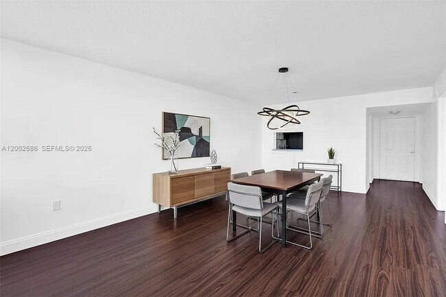 Building Photo - 1501 NE Miami Gardens Dr