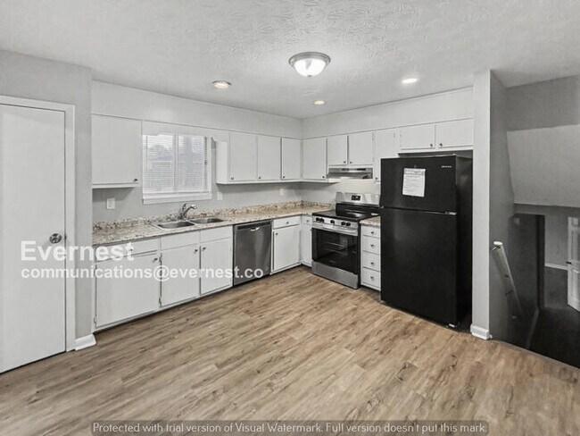 Foto del edificio - 4 Bed, 2 Bath Home with Garage / Pet-Friendly / Available Now!