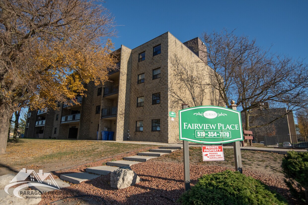 Primary Photo - 140 Park Ave E