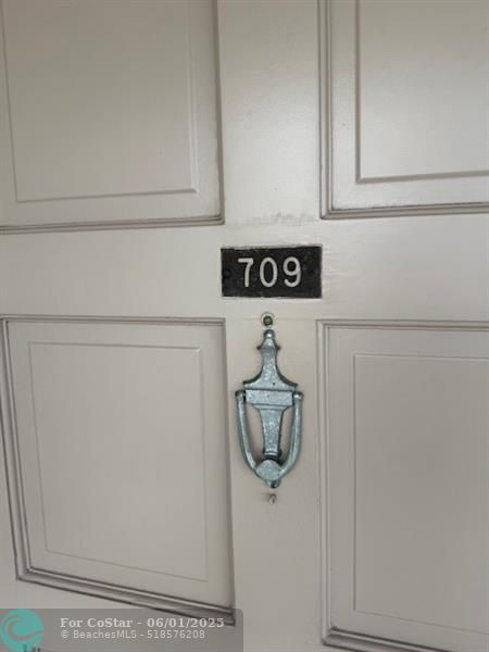 Primary Photo - 3250 N Palm Aire Dr