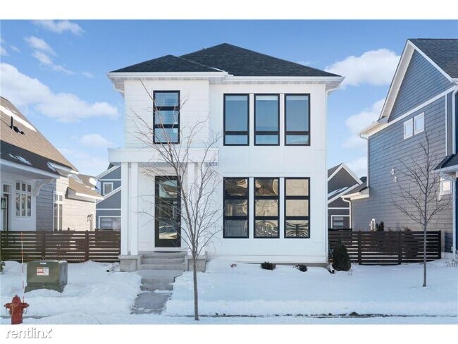 Building Photo - 4 br, 4 bath House - 4920 161st St W