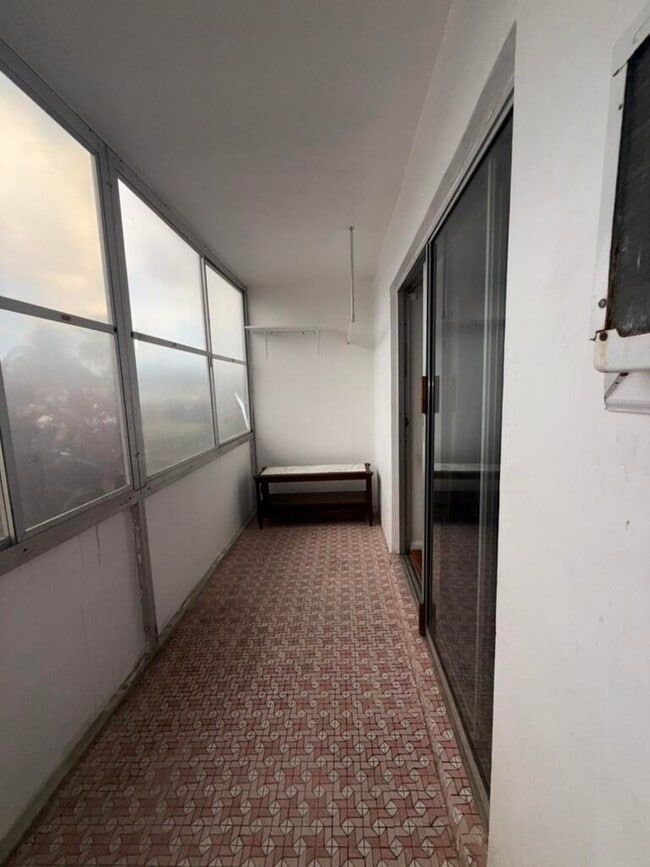 Building Photo - 8 Canterbury A