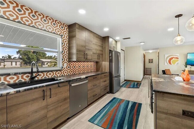 Foto del edificio - 2635 SE 18th Pl