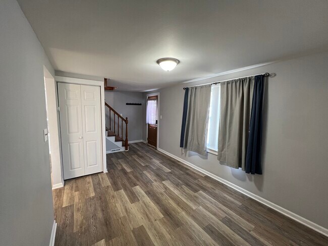 Building Photo - Stunning 2br 2ba single family house in We...