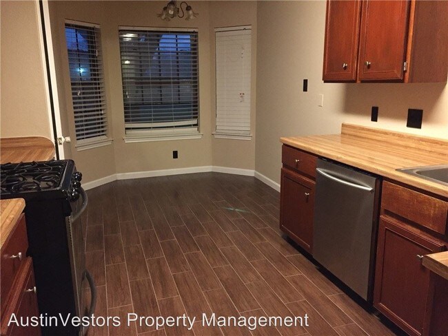 Foto del edificio - 3 br, 2 bath House - 900 Sunny Ln