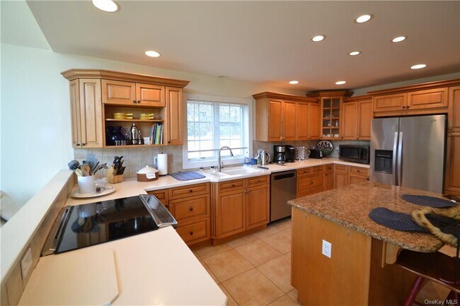 Building Photo - 144 Piermont Ave