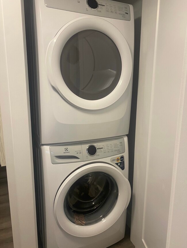 Building Photo - 210 First Ave W