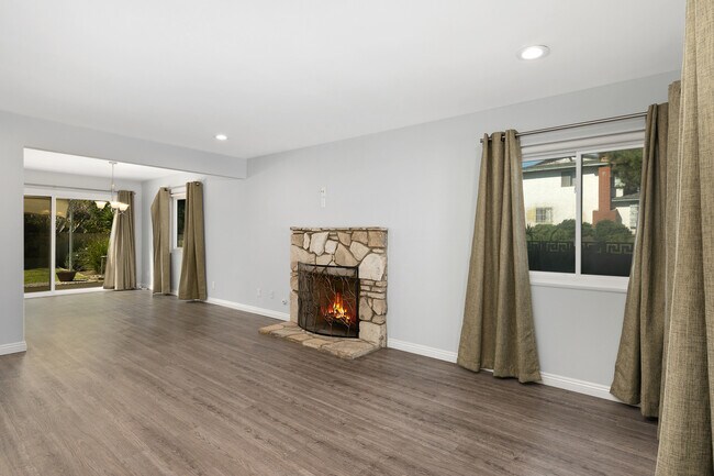 Living Room - 19203 Northwood Ave