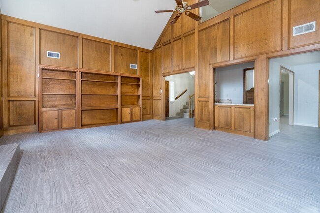 Foto del edificio - 8330 Silver Shadows Ln