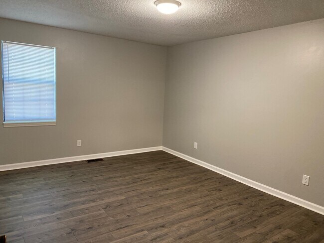 Building Photo - 29 Rossfield Cv
