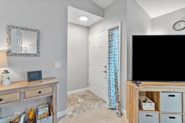 Foto del edificio - 701 Stonewood Ct