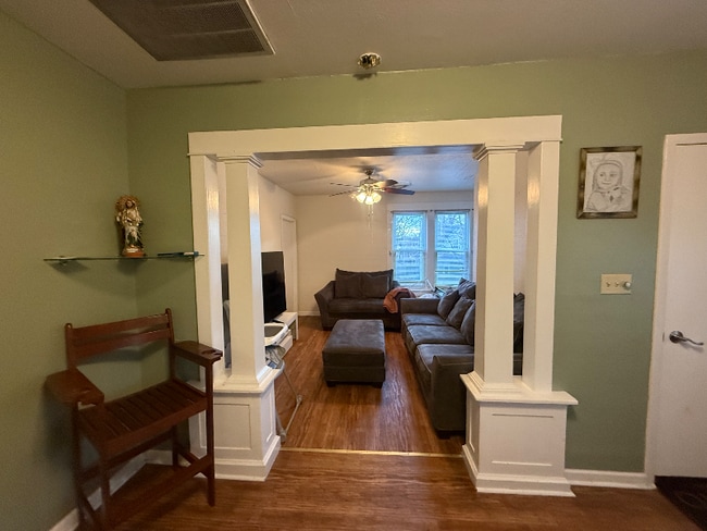 Foto del edificio - 814 Beechwood Ave