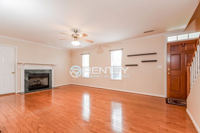 Foto del edificio - 604 Whitney Rd