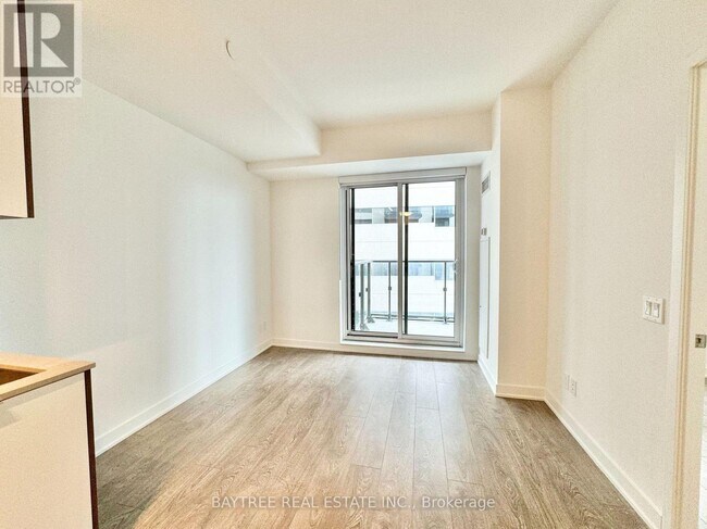 Photo du bâtiment - 543 Richmond St W