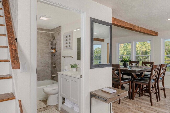 Foto del edificio - 322 Wolf River Dr