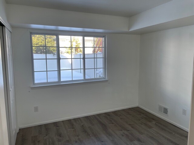 Foto del edificio - 25 Spruce Ln