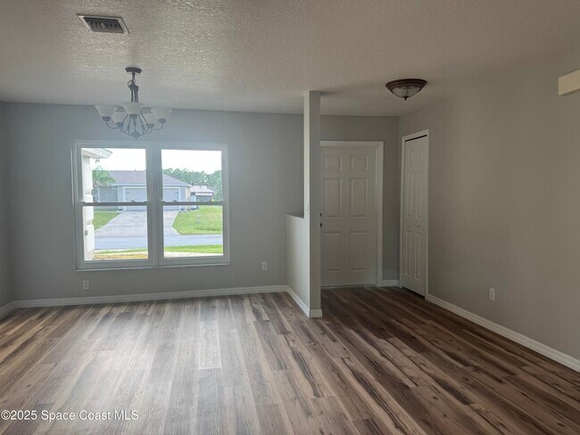 Foto del edificio - 1375 Weiman Rd SE