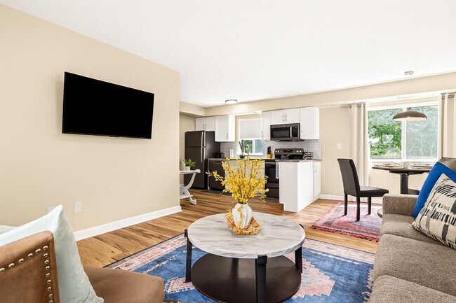 Foto del edificio - 18459 Sharon Ln
