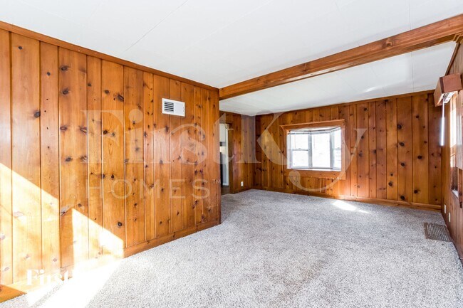 Foto del edificio - 530 Baldwin Ave