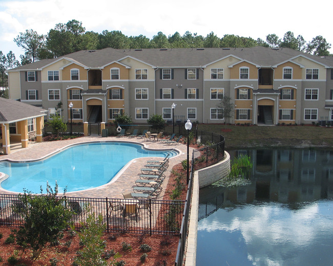 Ryan Oaks Apartments Pool Area - Ryan Oaks