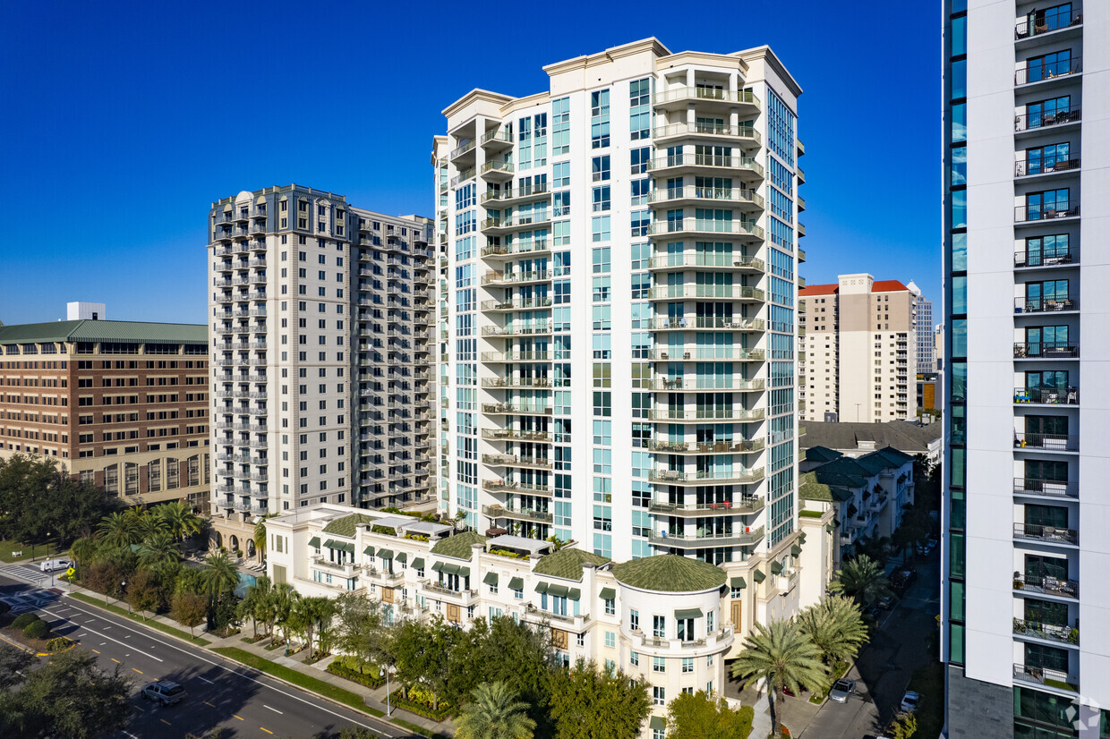 Primary Photo - The Plaza Harbour Island