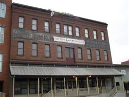 Primary Photo - 156 Clay St