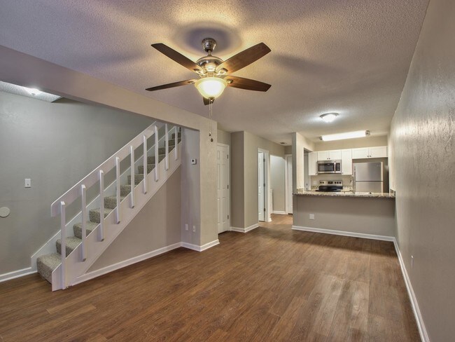 Foto del edificio - 797 Timberway Ct
