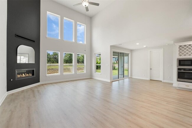 Foto del edificio - 159 Fireside Rd