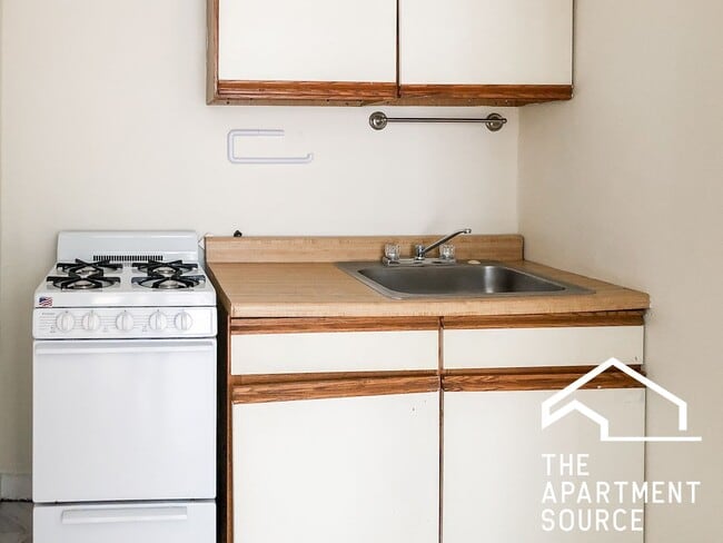 Photo - 518 W Cornelia Ave Apartment