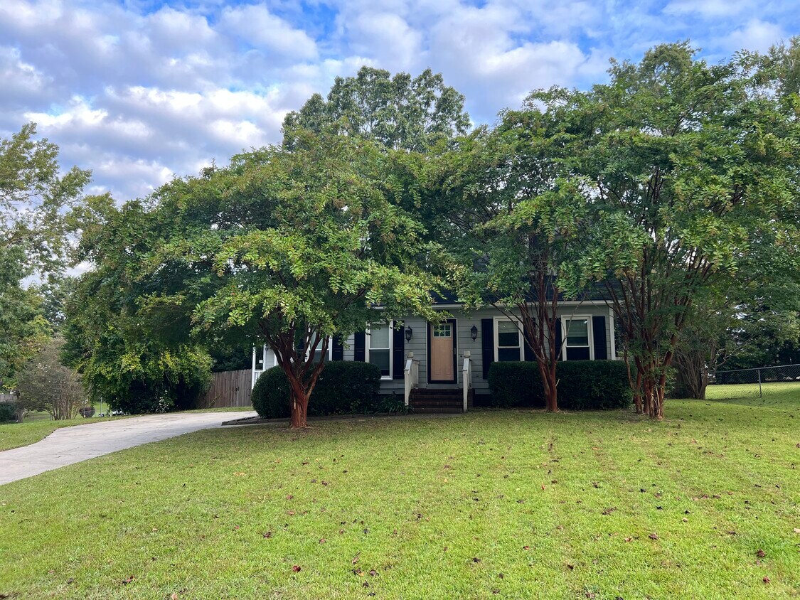 Primary Photo - 5898 Nutbush Pl