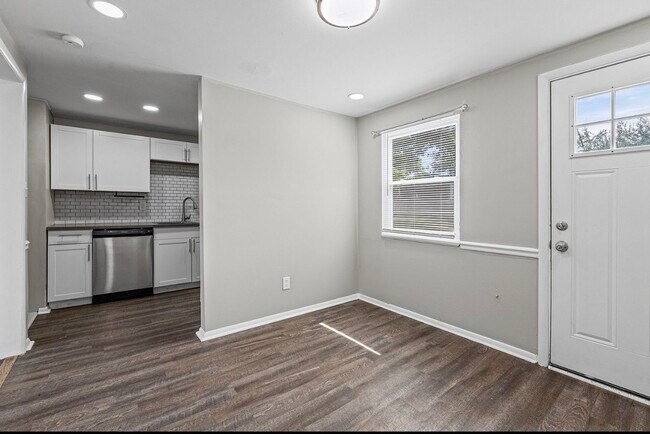 Foto del edificio - 1713 N Whitney Rd