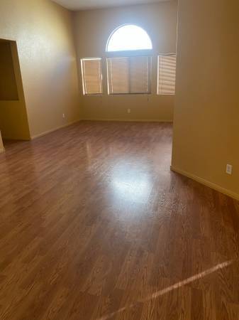 Building Photo - 513 W Dolphin Peak Ct