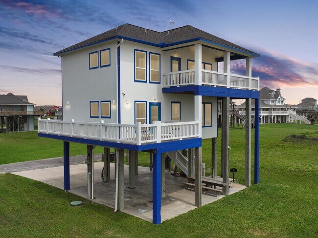 Building Photo - 2496 Gilmore