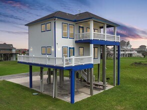 Building Photo - 2496 Gilmore