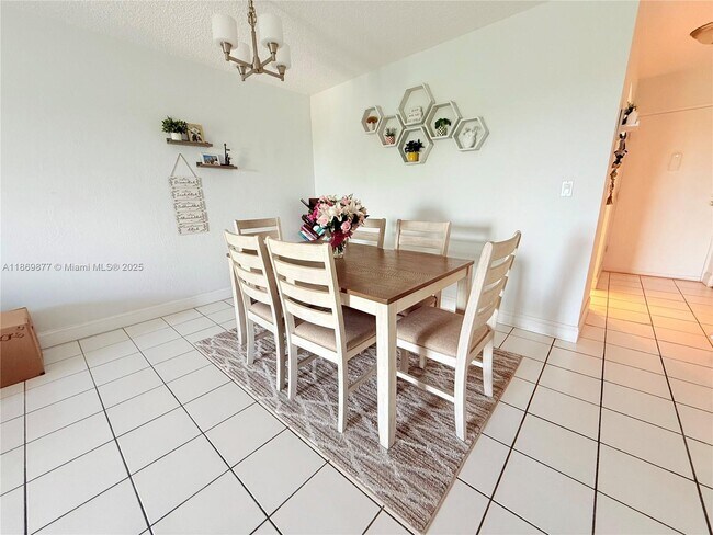 Building Photo - 4141 Nautilus Dr