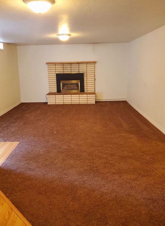 Building Photo - Duplex in Idaho Falls